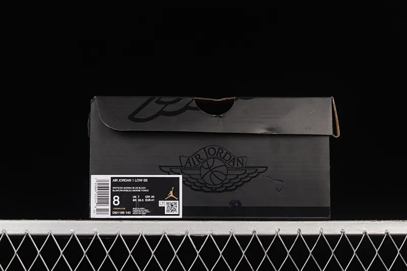 All categories Air Jordan Jordan series basketball shoes Air Jordan 1 Low Air Jordan 1 Low "True Blue" AJ1 Joe 1 burst white and blue color low-top basketball shoes DM1199-140